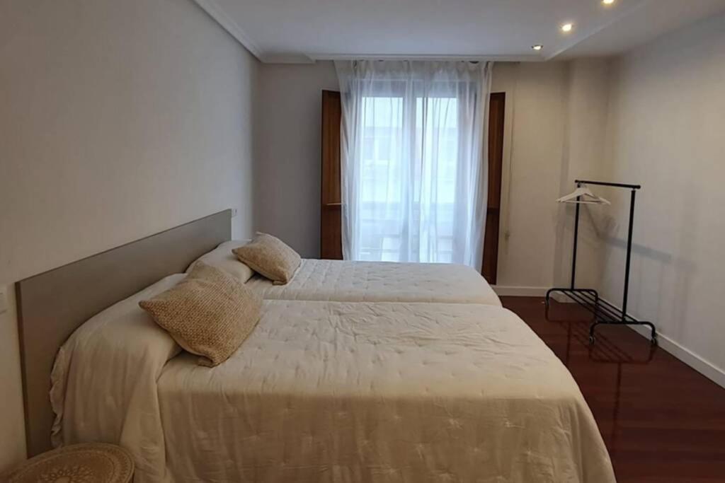 Centrico apto Cangas de Onís, cerca Puente Romano Apartamento Exterior foto