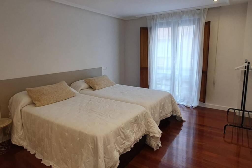 Centrico apto Cangas de Onís, cerca Puente Romano Apartamento Exterior foto