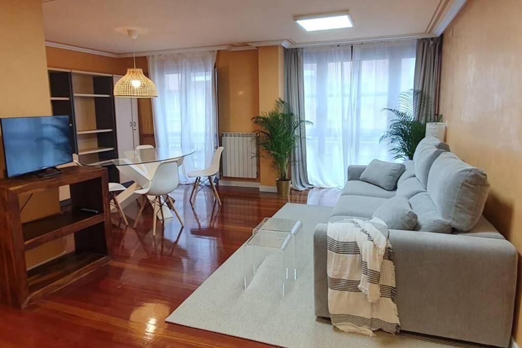 Centrico apto Cangas de Onís, cerca Puente Romano Apartamento Exterior foto